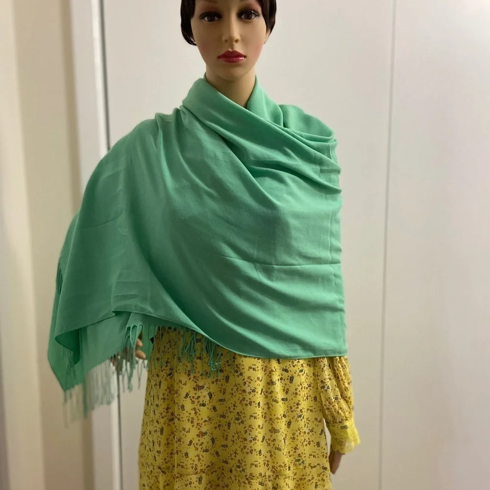 Vintage pashmina green scarf